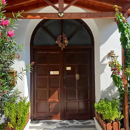 Hotel Grikos 2*