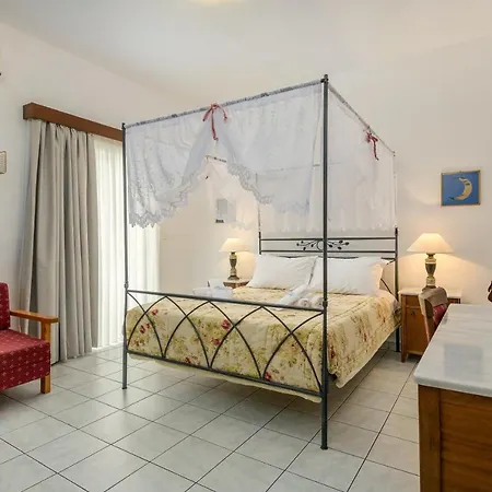 Hotel Grikos 2*